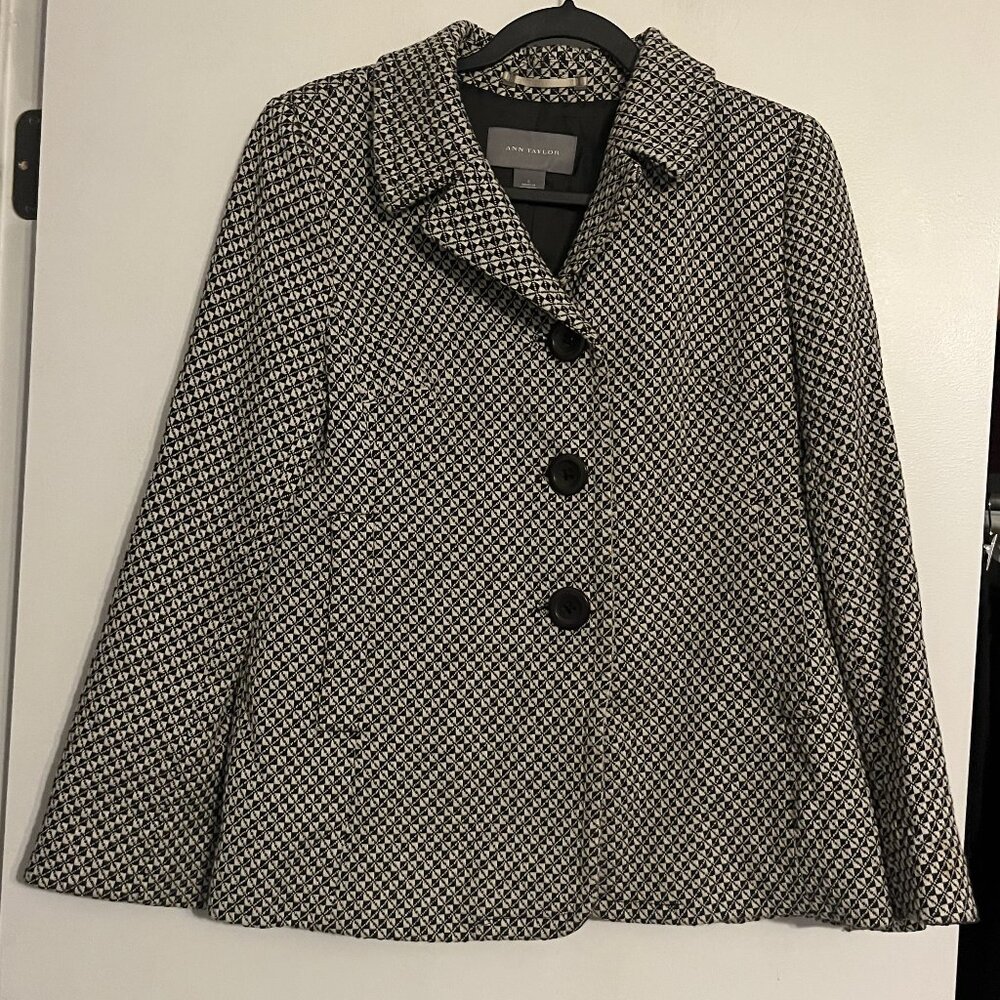 Ann Taylor Size S Houndstooth Blazer - gorgeous!